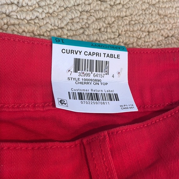NWT Style & co. Capris red size 16 - Picture 3 of 5